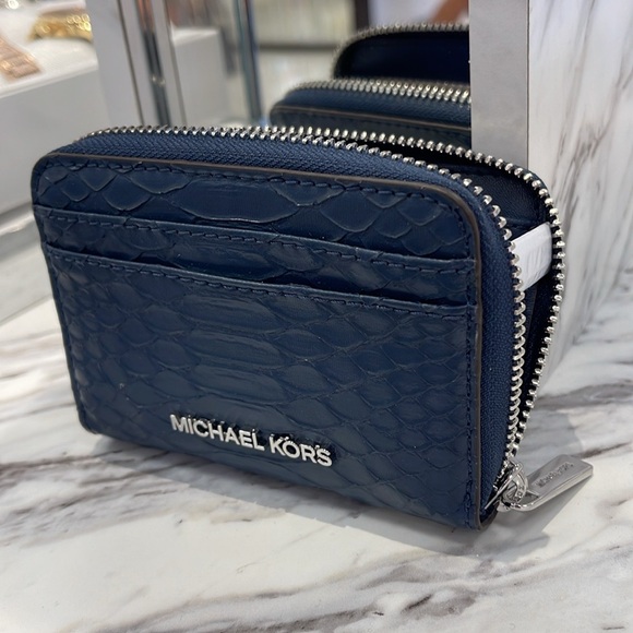 Michael Kors Women Medium Zip Around Card Case Coin Pouch Wallet Navy 
NWT - Picture 13 of 16